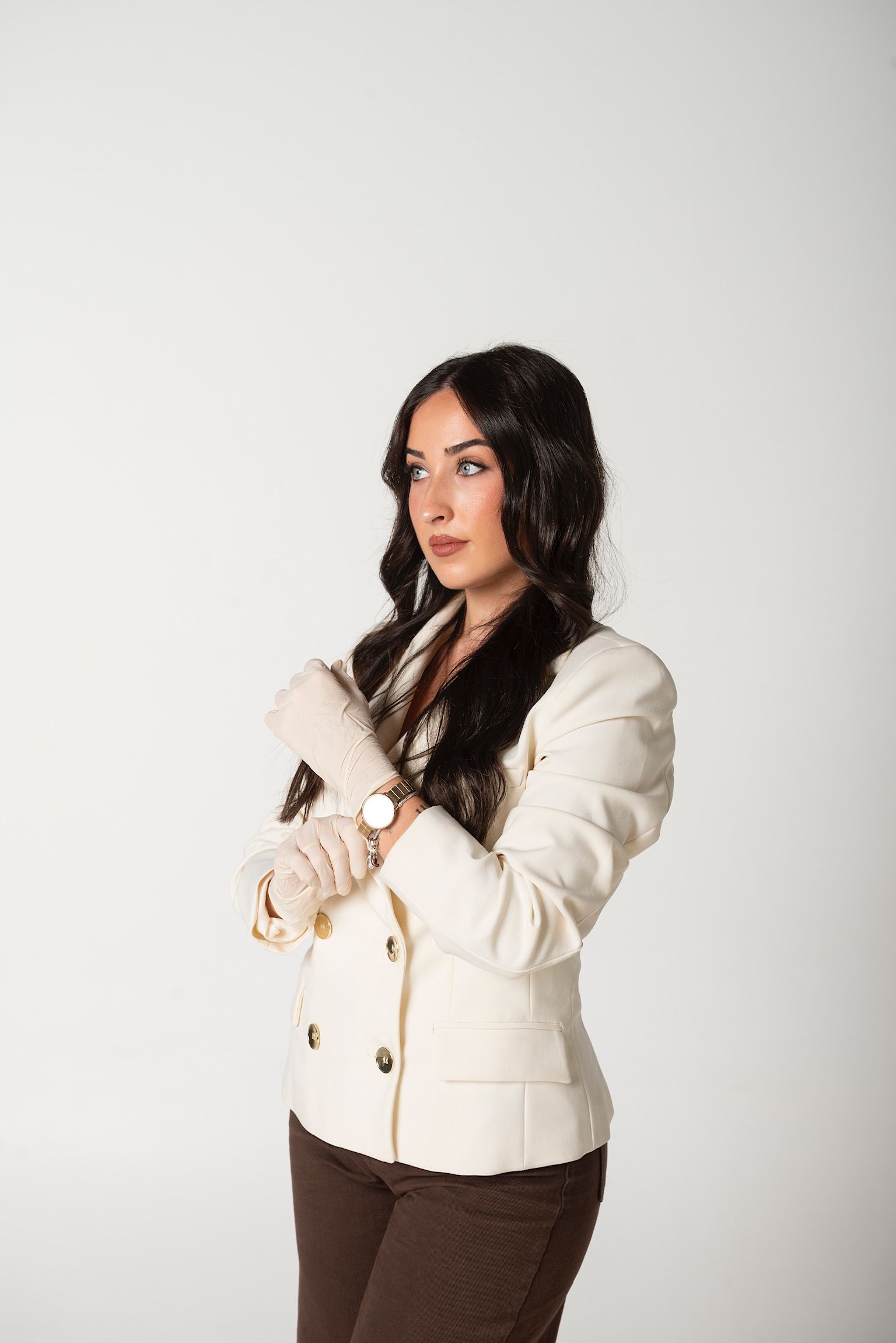 Profesional en cabina de estética en Monfit Studio Madrid